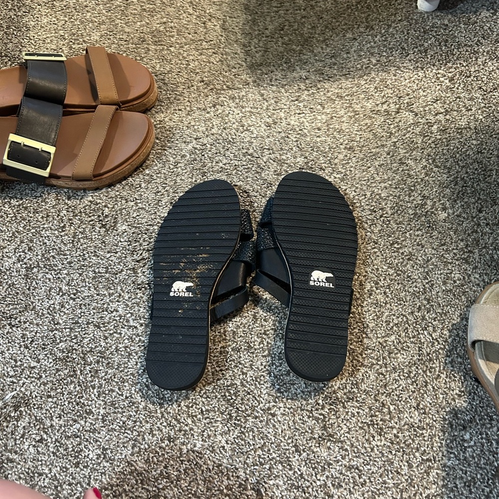 Sorel sandals - Picture 2 of 3